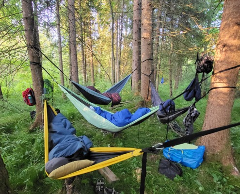 Outdoorgeschenke für Kinder und Jugendliche_Hängematten im Wald